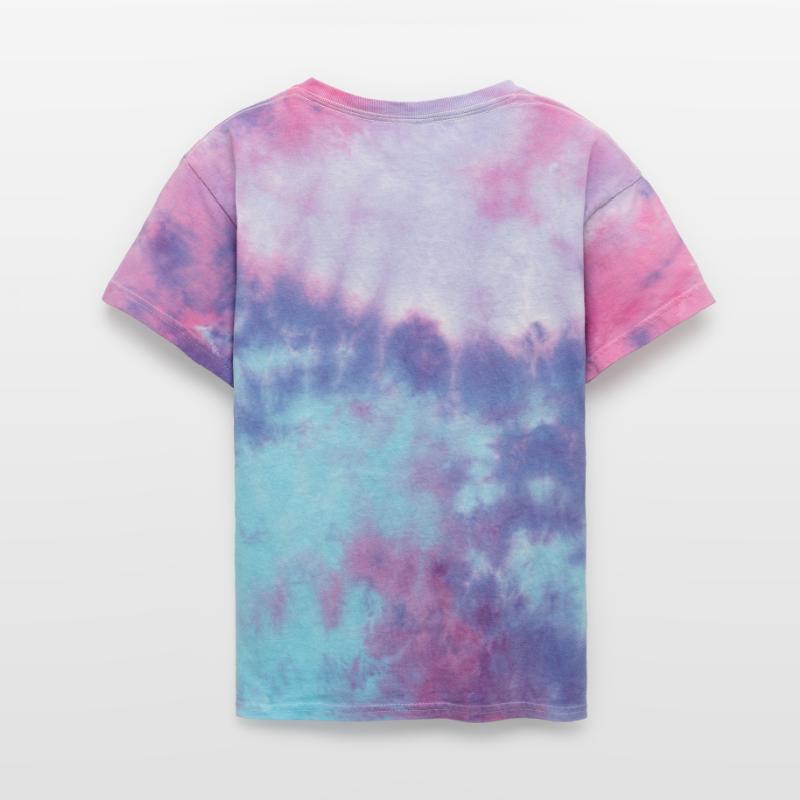 Dynamic Geometry: Bold Colors in Motion