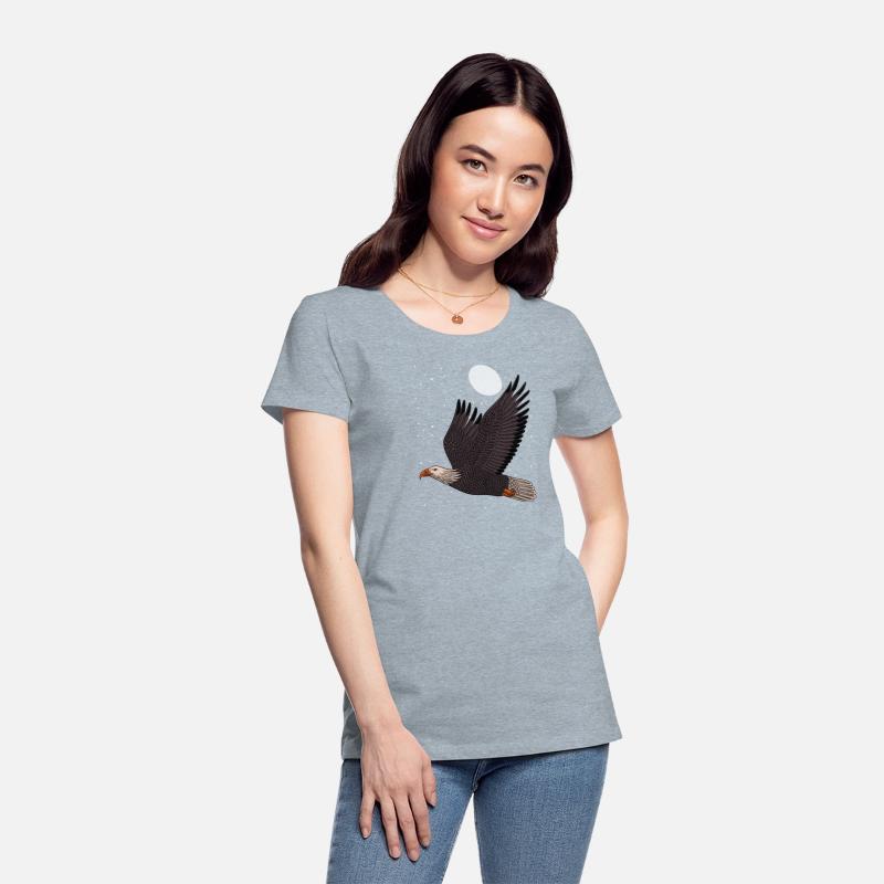 Bald Eagle flying, vintage engraving style