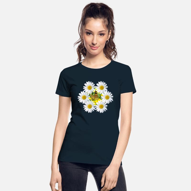 daisy flowerpattern butterfly insect daisies bloom
