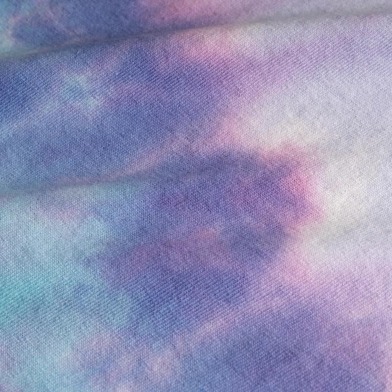 Dynamic Geometry: Bold Colors in Motion